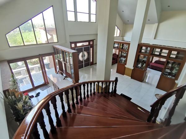 ขายบ้านสวย อ.เมืองนครปฐม เดินทางสะดวก ใกล้ทางทางขึ้น มอเตอร์เวย์ บรรยากาศร่มลื่น